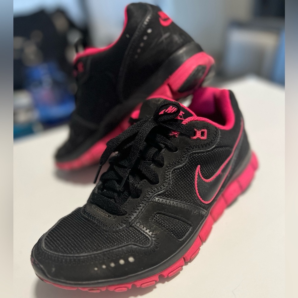 Nike Waffle 5.0 black and pink running sneakers shoes